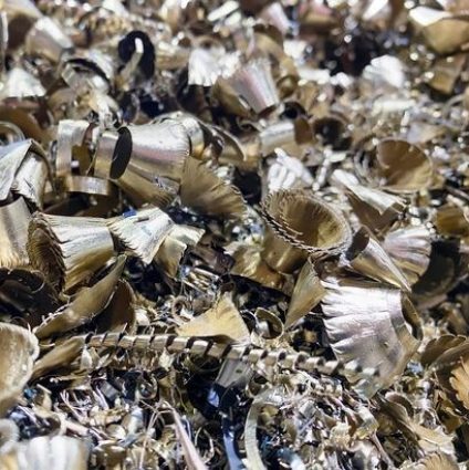 https://tradecogrup.com/wp-content/uploads/2019/08/brass-turnings-scrap-for-recycling-close-up-1-424x425.jpg