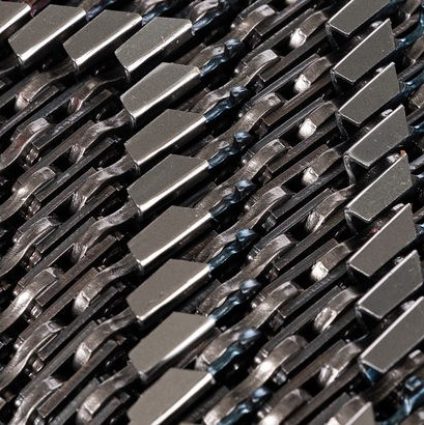 https://tradecogrup.com/wp-content/uploads/2019/08/close-up-photo-of-gray-metal-saw-chain-background-1-424x425.jpg